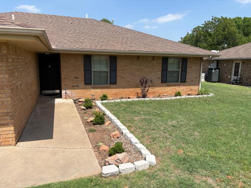 . Entire Home 3 BR 3 BA Sleeps 6 Fast WiFi Spacious