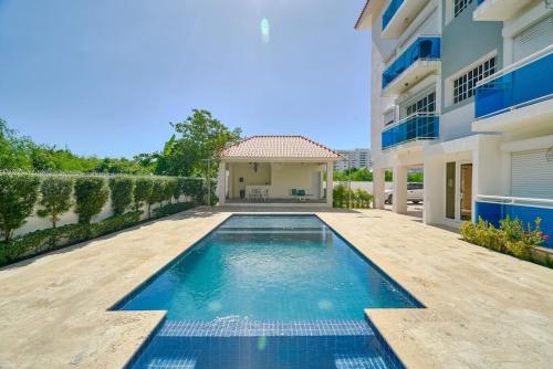 Beachside Getaway 3BR Pool 5Min walk to Beach Wi-Fi – khách sạn tại Villas Del Mar