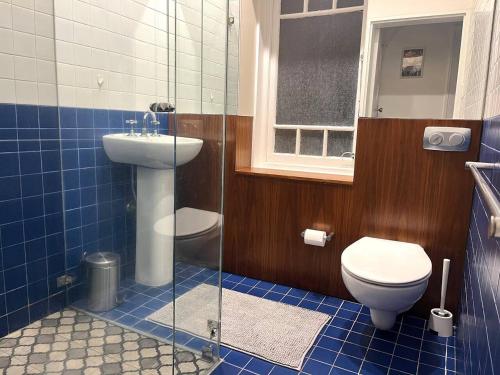 Art Deco Coastal Retreat 250m to Coogee Beach - image 9