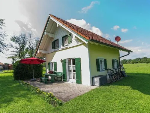 Alluring Holiday Home in Ubersee with Whirlpool in Übersee, Deutschland