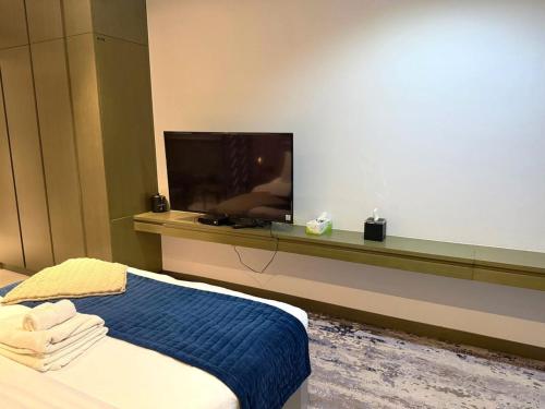 Damac Maison Amazing Studio with Canal View - image 9