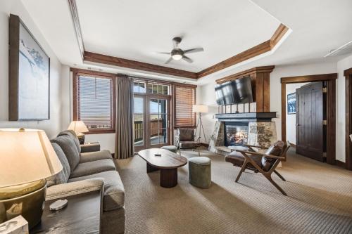Luxury 2-Bedroom Resort Suite at One Ski Hill Place Breckenridge with Mountain Views and Resort Amen – khách sạn tại Four O'Clock