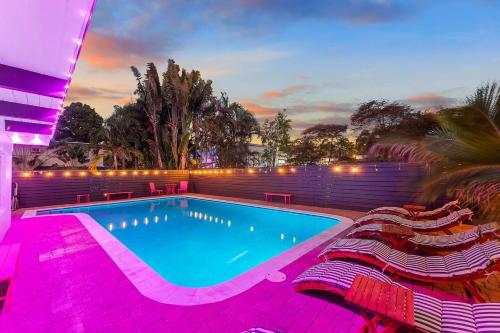 Barbie Poolhouse | 3 Ensuite BR | Outdoor Dining – khách sạn tại Wilton Manors