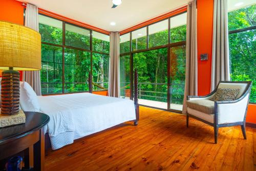 Sleep 10-pool-jungle-Jaco area-Private-5 bedroom in Tarcoles