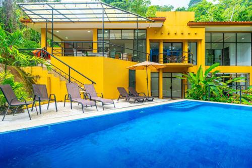 Sleep 10-pool-jungle-Jaco area-Private-5 bedroom in Tarcoles