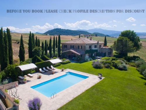 Tuscany countryside Pool and Magnificent garden gîte à louer Borgaccio