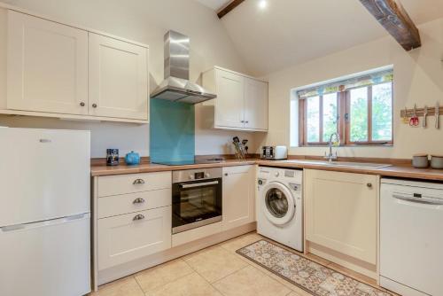 Iekārtas, 2 Bed in Romsey oc-48129 in West Wellow