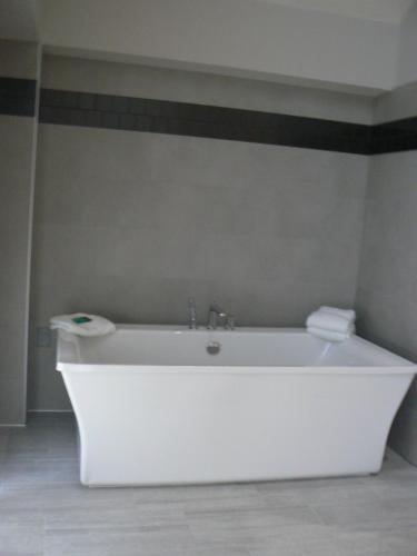 Bathroom, Lone Tree Golf Club and Hotel in Lone Tree (CO)