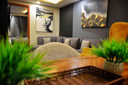 PENTHOUSE APARTMENT - GOLDCREST MALL AND RESIDENCY By ALVIS SUITE - image 8