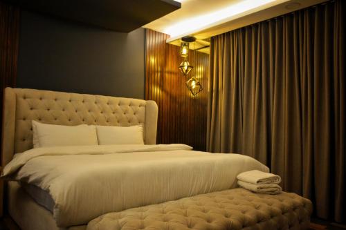VINTAGE PENTHOUSE APARTMENT - GOLDCREST MALL By ALVIS SUITE - image 13