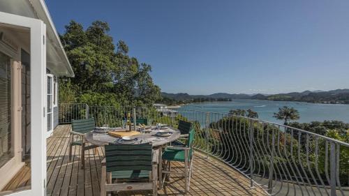 The Harbour Masters Cottage for Two in Tairua