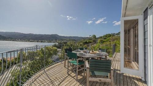 The Harbour Masters Cottage for Two in Tairua