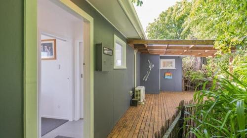 The Harbour Masters Cottage for Two in Tairua