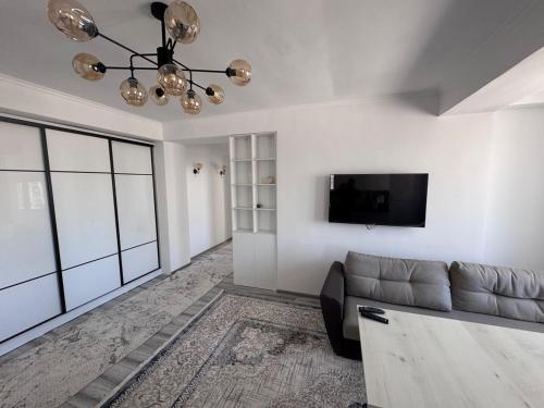 Sunny 3BR, Parks Sunday Market & World Cuisines in Baetov