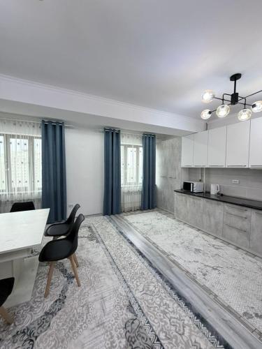 Sunny 3BR, Parks Sunday Market & World Cuisines in Baetov