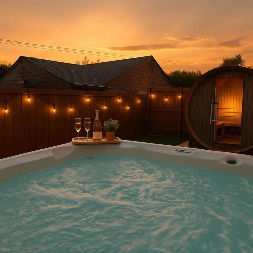 Luxury Wellness & Fun - Hot Tub Sauna Gym Casino Billiards in Love Field vliegveld