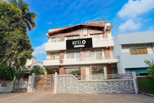 Entrance, Hotel O Regional Science City Lucknow Formerly Rainbow Gold Inn in Aliganj