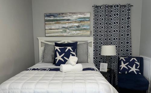 Peaceful Duplex, Upstairs Apt 2bedrooms Pets Welcome with fee Family Friendly in Cleveland, USA