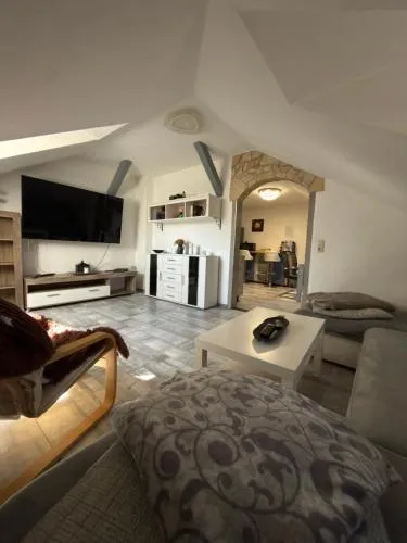 Casa Antic Große Moderne 45qm wohnung im Zentrum Am Bahnhof Kostenloses WLAN in Saalfeld, Deutschland
