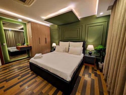 Classic One-Bed Apartment - Goldcrest Mall and Residency - image 7
