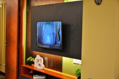 Classic One-Bed Apartment - Goldcrest Mall and Residency - image 4