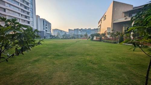 DHA Phase 5 Studio Apartment - image 13