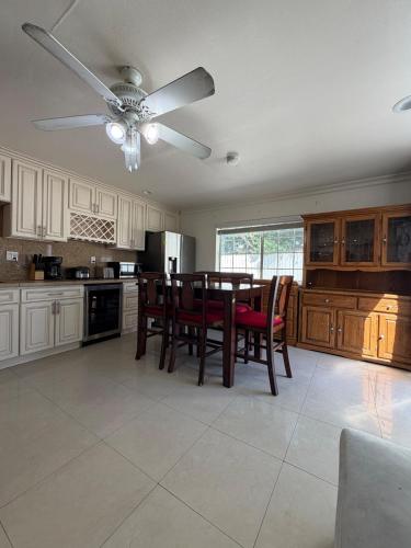 Cozy 1 Bedroom Prefect Home in East Los Angeles in Hacienda Heights (Kalifornia)