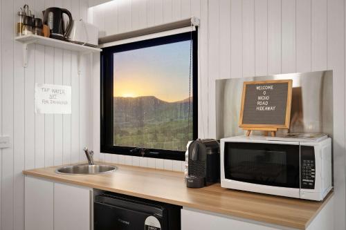 Nichol Road Hideaway at Annies Retreat by Tiny Away in Yackandandah