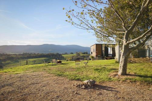 Nichol Road Hideaway at Annies Retreat by Tiny Away in Yackandandah
