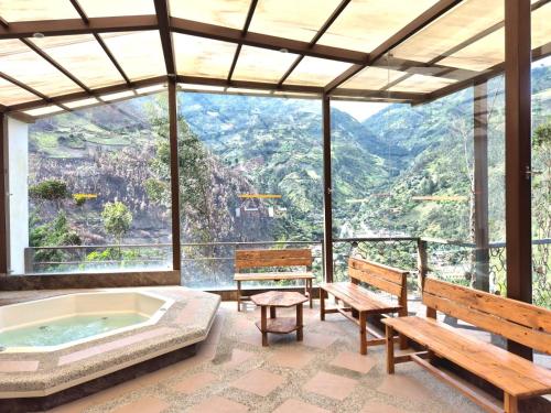 Luxury Quinta con Jacuzzi - Sauna - BBQ in Banos de Agua Santa