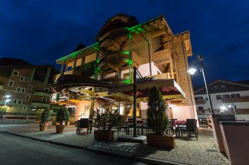 Hotel Arisch 2