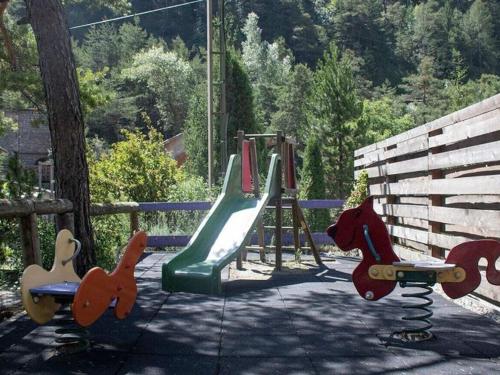 Mobil-home convivial, animaux acceptés - 4 pers. - API-1-52-2743 (Mobil-home convivial, animaux acceptes - 4 pers. - API-1-52-2743) in Molans Revela