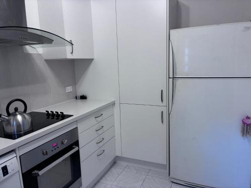 Queen Size Room near the station in Drummoyne