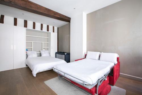 Grand Studio in the heart of St Germain