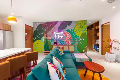 3 bedroom luxury condo next to beach & pools, ac and internet in Akumal, Mexiko