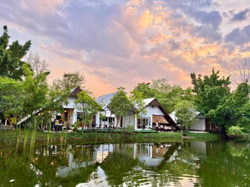 Restaurant, Ban Mali Cafe & Riverside Stay in Amphur Muang