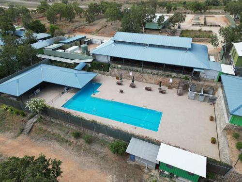 สระว่ายน้ำ, Tuhava Town Resort in พอร์ตมอร์สบี