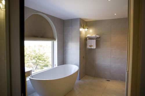 Shower, khách sạn Phát Hiếu Ninh Chử in Phan Rang – Tháp Chàm (Ninh Thuận)
