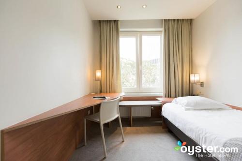 Single Room image 4