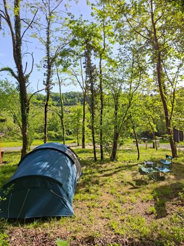 Tent Pitch - Emplacement pour tente - Staanplaats voor tent - on Small Campsite in Saint Robert, 193 in Segonzac (Limousin)