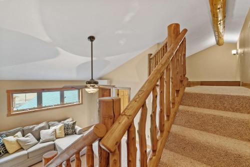 Sleep 10-Big Sandy Villa-Luxury-Lake view deck in Aitkin