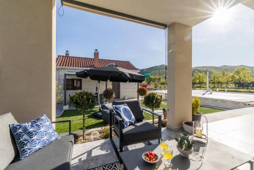 Countryside family villa with pool Zmina in Gizdavac