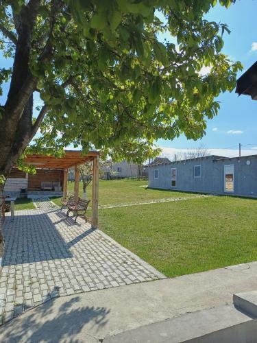 Viesnīcas āriene, Arca lui Roman in Trebujeni