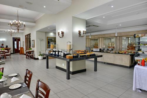 Restaurant, Balmoral Hotel in Marine Parade