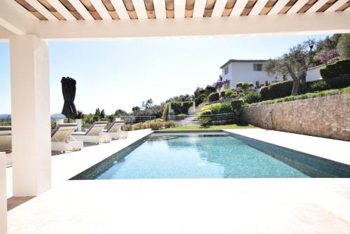 Villa luxe Grasse avec piscine privée 12x5, vue panoramique, proche Cannes