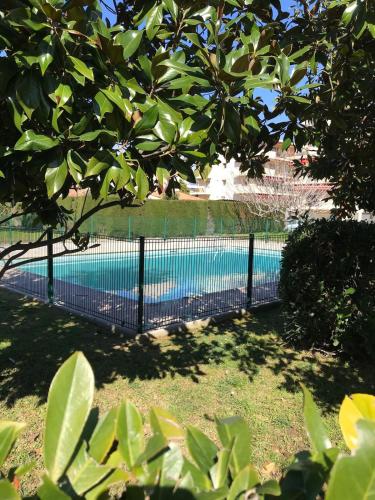 ANTIBES Appartement 2 pièces CLIMATISÉ pour 4 personnes PISCINE Plage à pied