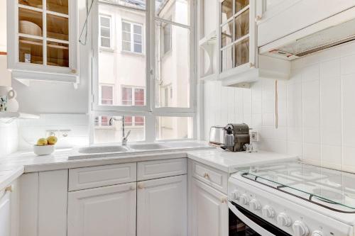 Serenty - 1BR - Heart of the Latin Quarter - image 4