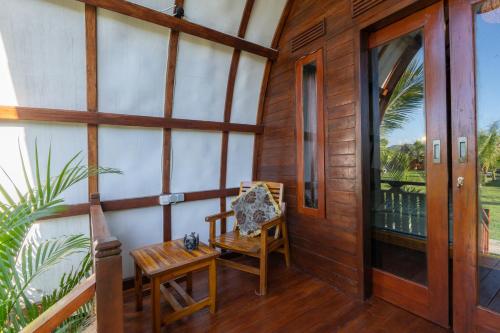 Balcony/terrace, Heyho Bungalow in Beru