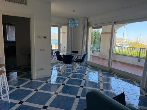 Acquamarina Luxury Apartment with Panoramic Marina View