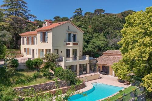 REF 2192 - Cannes Propriété contemporaine avec vue mer piscine